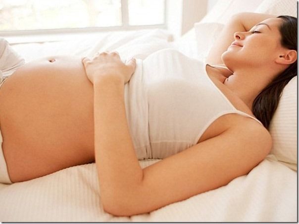 Tại sao bà bầu không nên nằm ngửa khi mang thai?