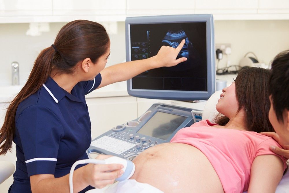 Mang thai tuần 12: Các ngón tay của bé đã có phản xạ đóng, mở linh hoạt